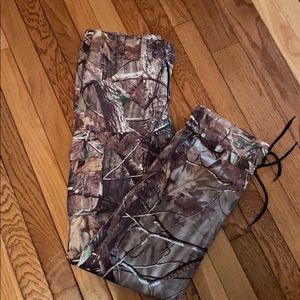 Women’s camo pants